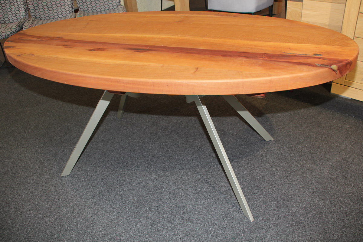 T 69 Ovaler 4-Fuß Esstisch 190/100/79cm