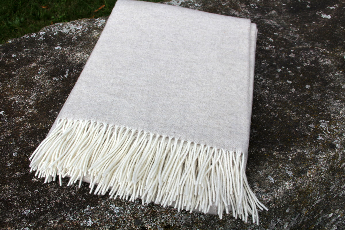 Alvea - Schafwolldecke beige