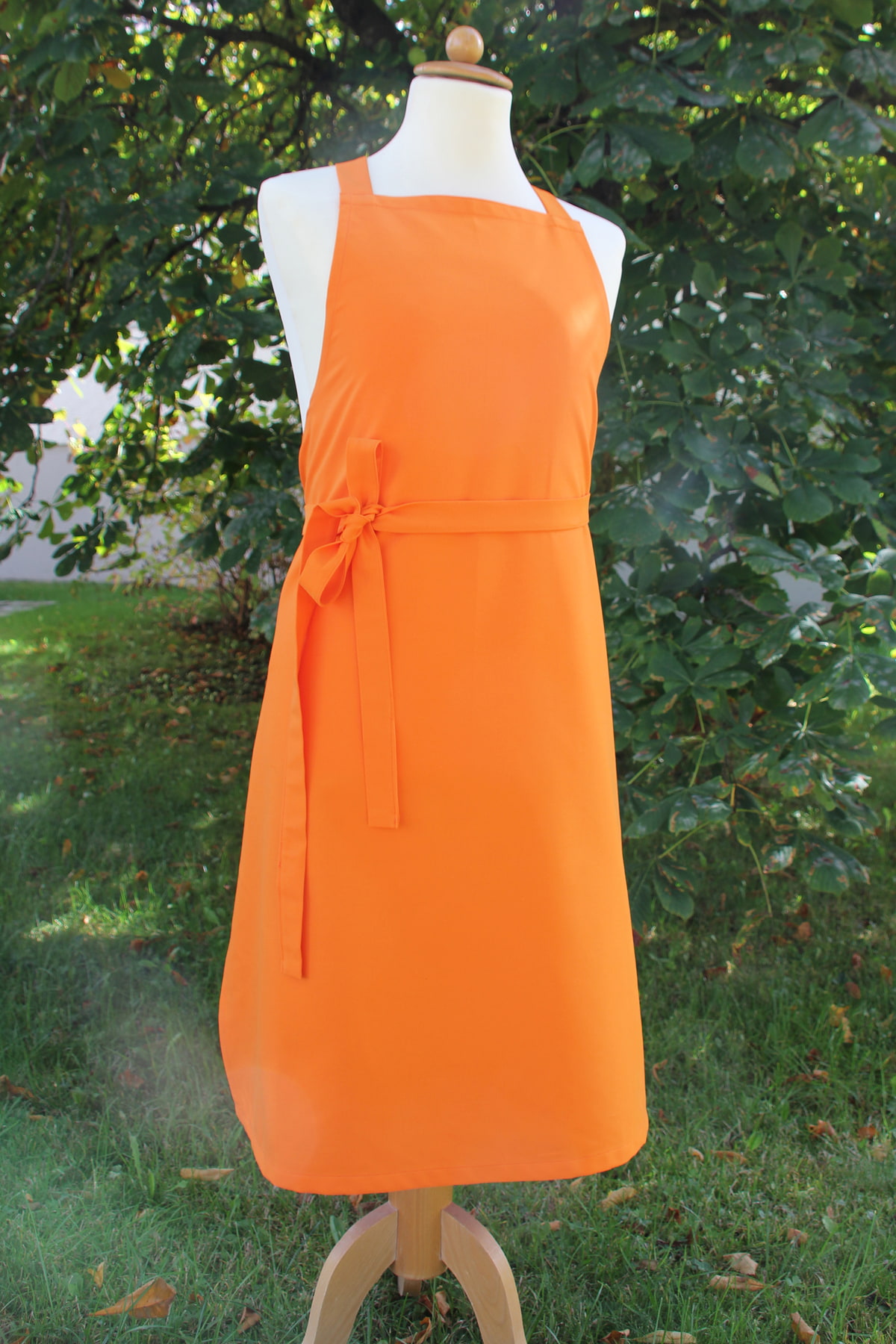 Klassische Koch- und Arbeitsschürze „Kastellan“ orange